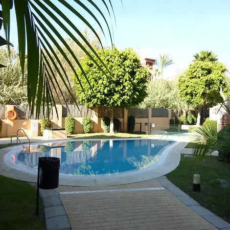 아파트 Atico Duplex En Playa Chapas 마르베야